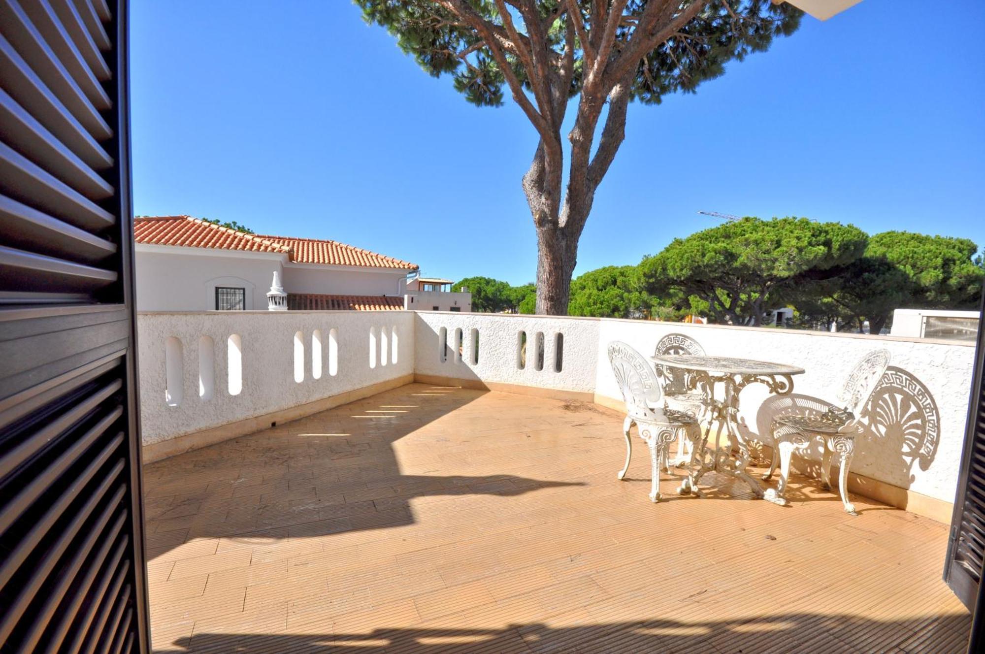 Private pool villa walking distance to the centre Loulé Esterno foto