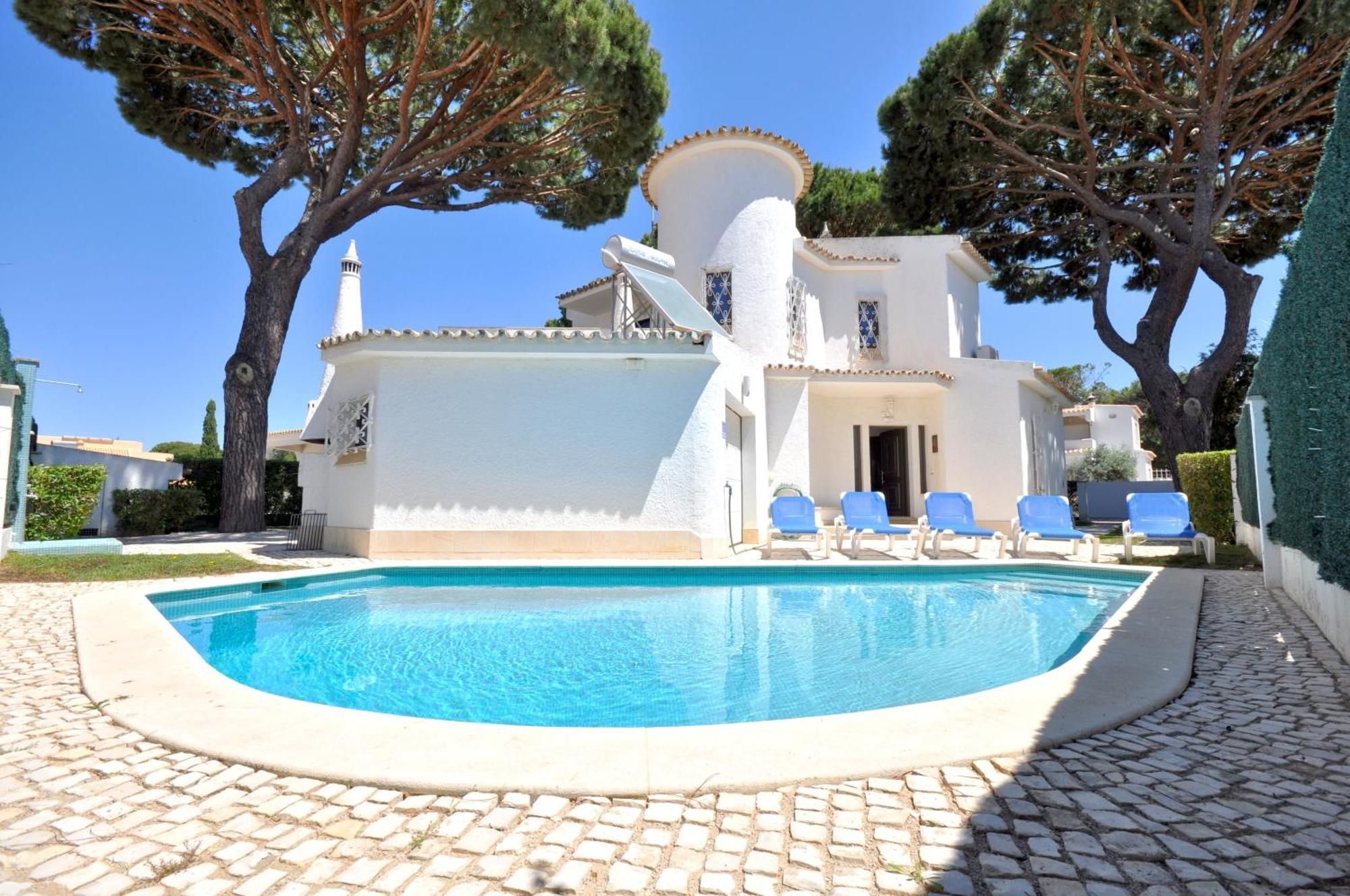 Private pool villa walking distance to the centre Loulé Esterno foto